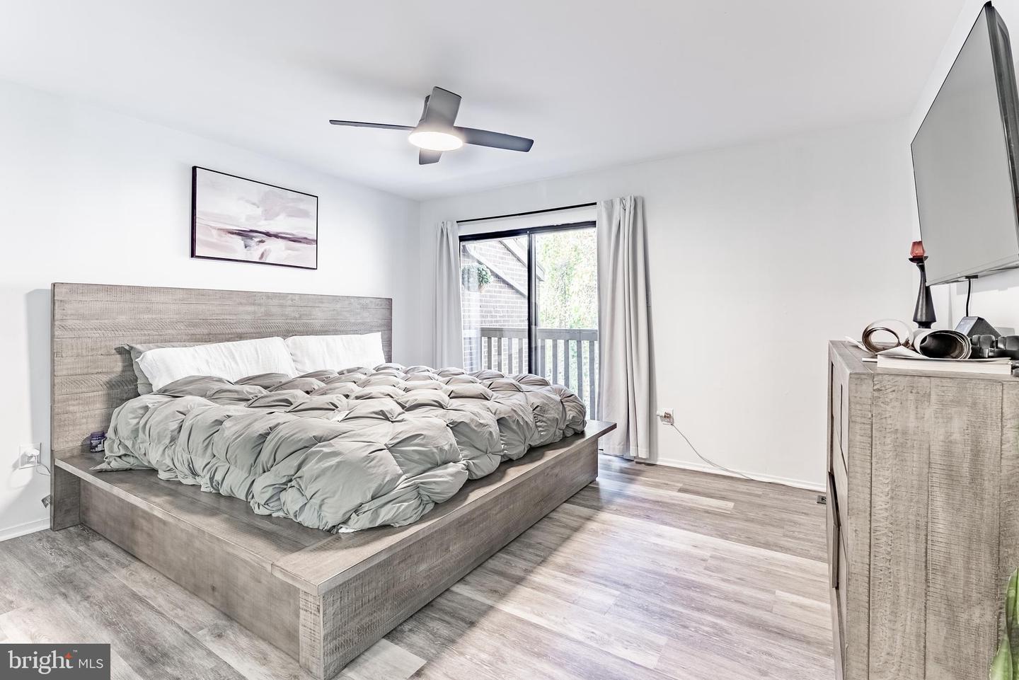 2045 WINGED FOOT CT, RESTON, Virginia 20191, 3 Bedrooms Bedrooms, ,2 BathroomsBathrooms,Residential,For sale,2045 WINGED FOOT CT,VAFX2284564 MLS # VAFX2284564