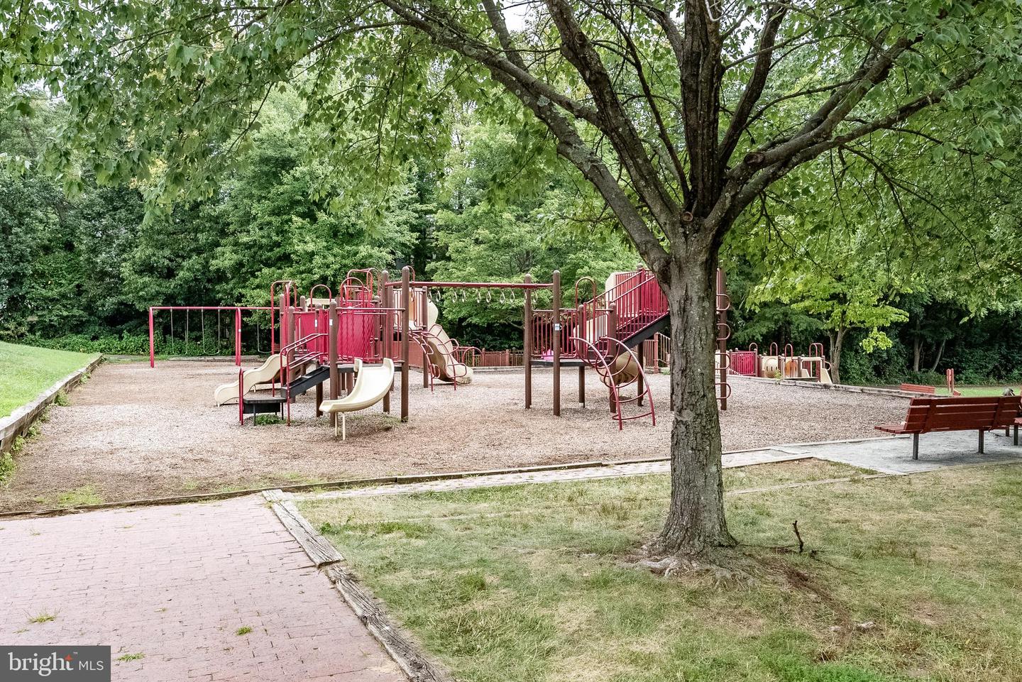 2045 WINGED FOOT CT, RESTON, Virginia 20191, 3 Bedrooms Bedrooms, ,2 BathroomsBathrooms,Residential,For sale,2045 WINGED FOOT CT,VAFX2284564 MLS # VAFX2284564