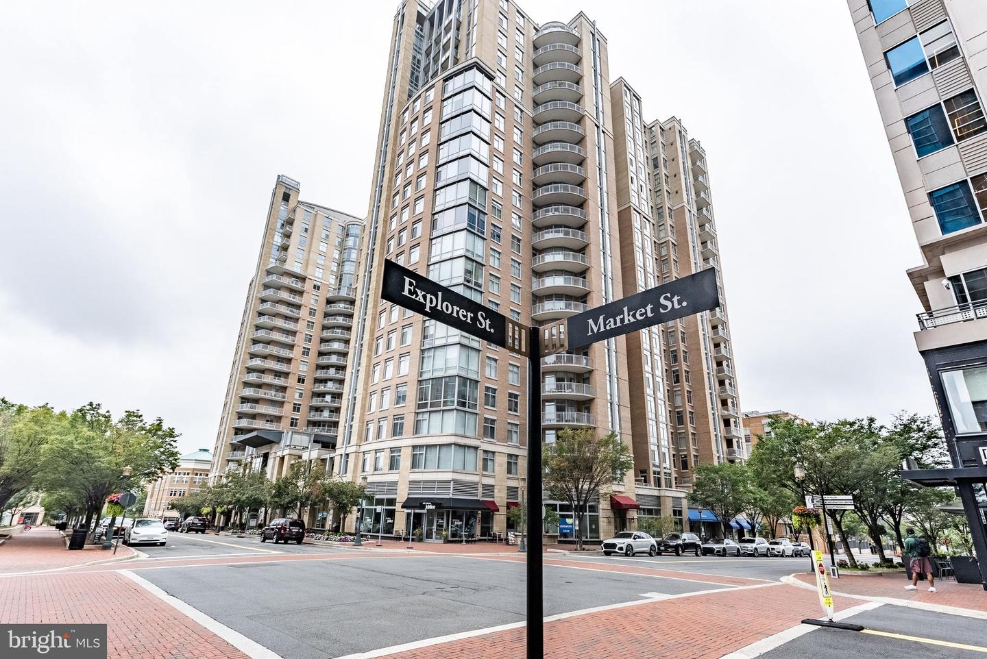 2045 WINGED FOOT CT, RESTON, Virginia 20191, 3 Bedrooms Bedrooms, ,2 BathroomsBathrooms,Residential,For sale,2045 WINGED FOOT CT,VAFX2284564 MLS # VAFX2284564