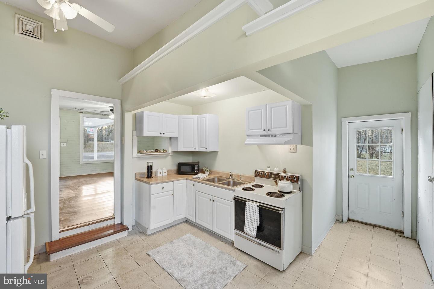 9071 SPERRYVILLE PIKE, CULPEPER, Virginia 22701, 1 Bedroom Bedrooms, ,1 BathroomBathrooms,Residential,For sale,9071 SPERRYVILLE PIKE,VACU2012342 MLS # VACU2012342