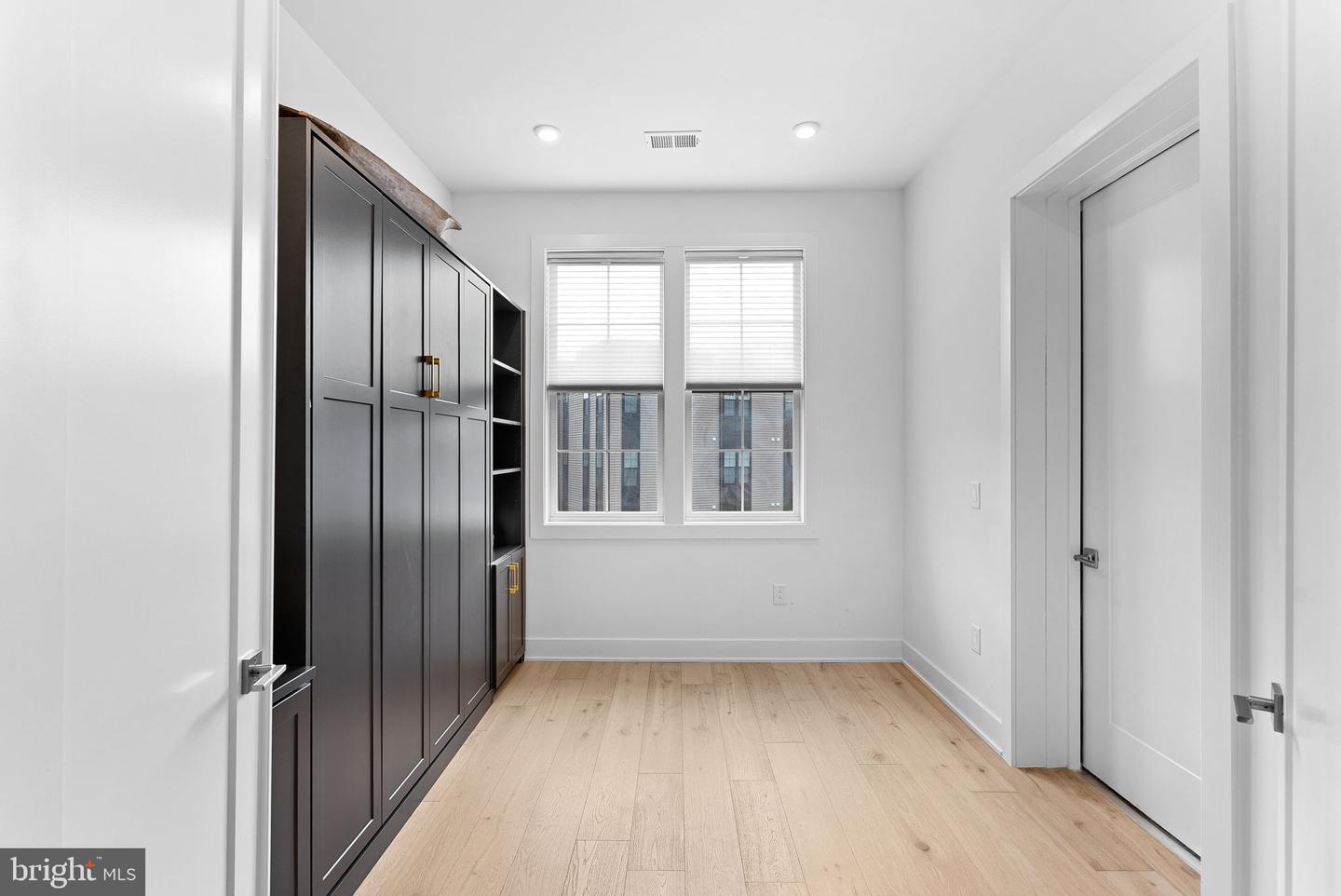 22171 SPRINGSIDE TER #400, ASHBURN, Virginia 20148, 3 Bedrooms Bedrooms, ,2 BathroomsBathrooms,Residential,For sale,22171 SPRINGSIDE TER #400,VALO2113902 MLS # VALO2113902