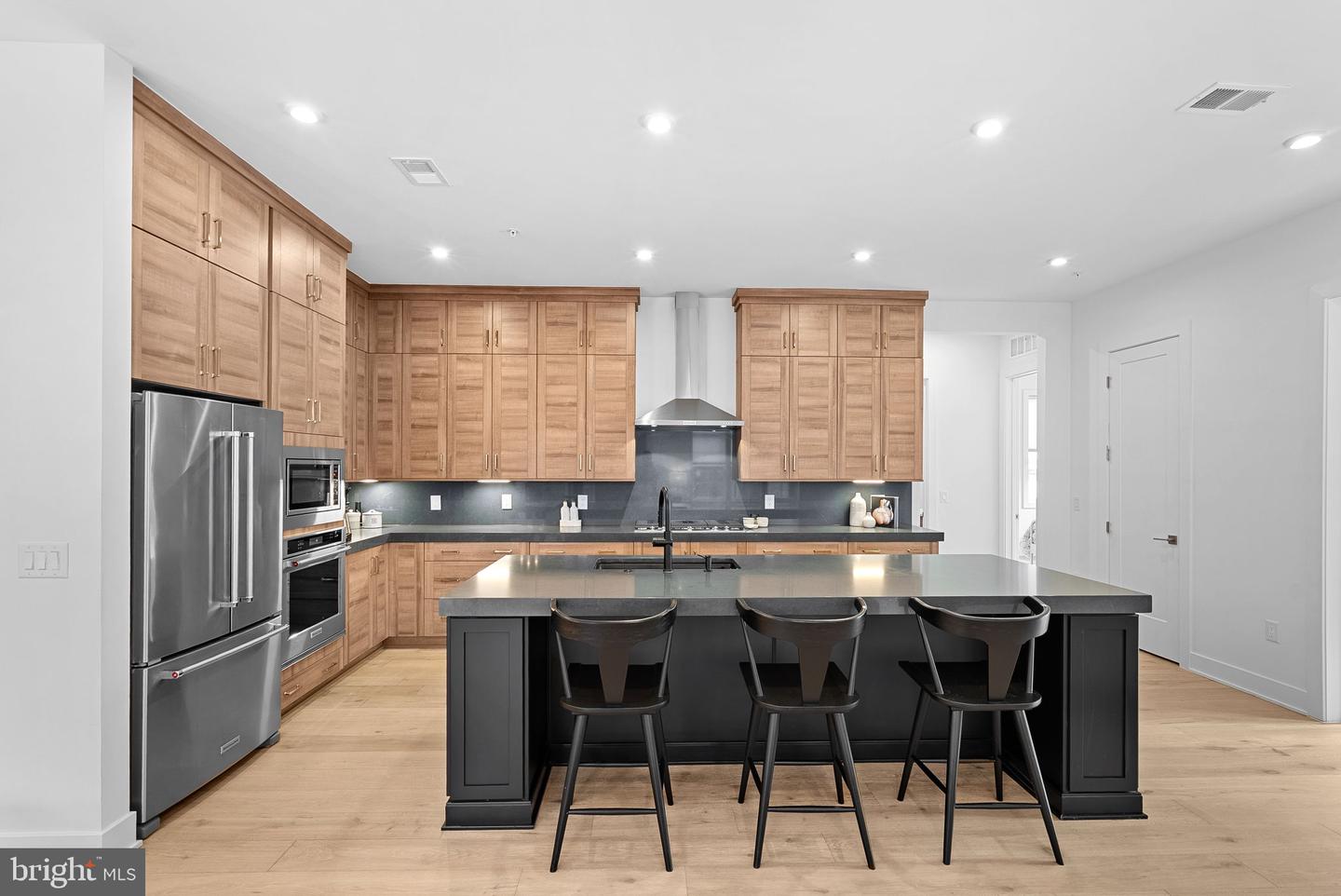 22171 SPRINGSIDE TER #400, ASHBURN, Virginia 20148, 3 Bedrooms Bedrooms, ,2 BathroomsBathrooms,Residential,For sale,22171 SPRINGSIDE TER #400,VALO2113902 MLS # VALO2113902