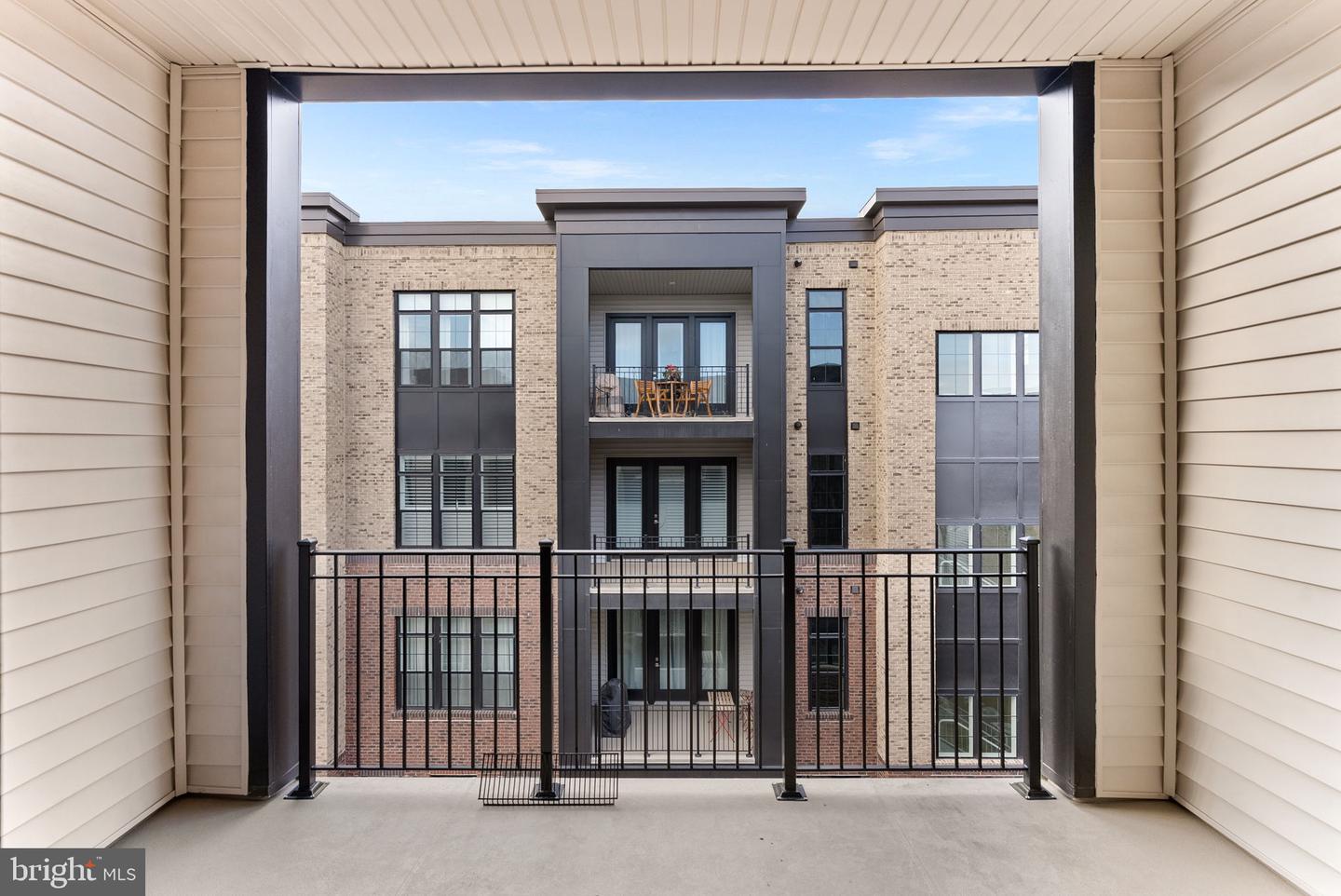 22171 SPRINGSIDE TER #400, ASHBURN, Virginia 20148, 3 Bedrooms Bedrooms, ,2 BathroomsBathrooms,Residential,For sale,22171 SPRINGSIDE TER #400,VALO2113902 MLS # VALO2113902