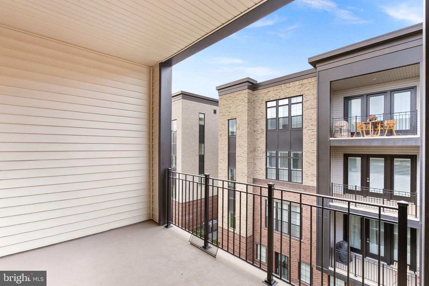 22171 SPRINGSIDE TER #400, ASHBURN, Virginia 20148, 3 Bedrooms Bedrooms, ,2 BathroomsBathrooms,Residential,For sale,22171 SPRINGSIDE TER #400,VALO2113902 MLS # VALO2113902