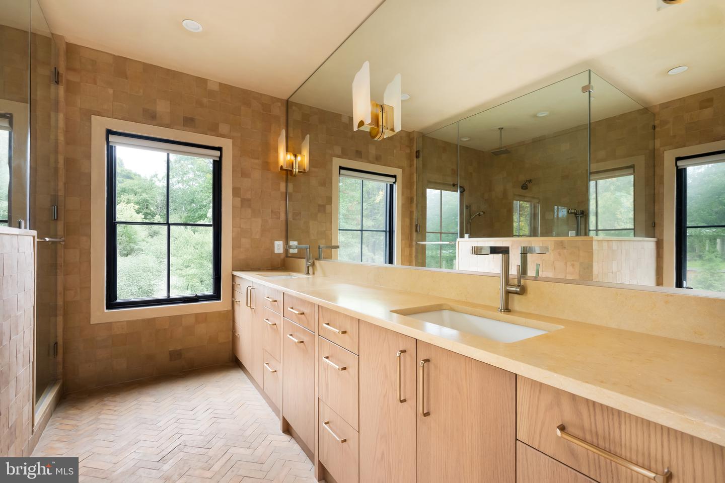 4283 38TH ST N, ARLINGTON, Virginia 22207, 6 Bedrooms Bedrooms, ,6 BathroomsBathrooms,Residential,For sale,4283 38TH ST N,VAAR2067730 MLS # VAAR2067730