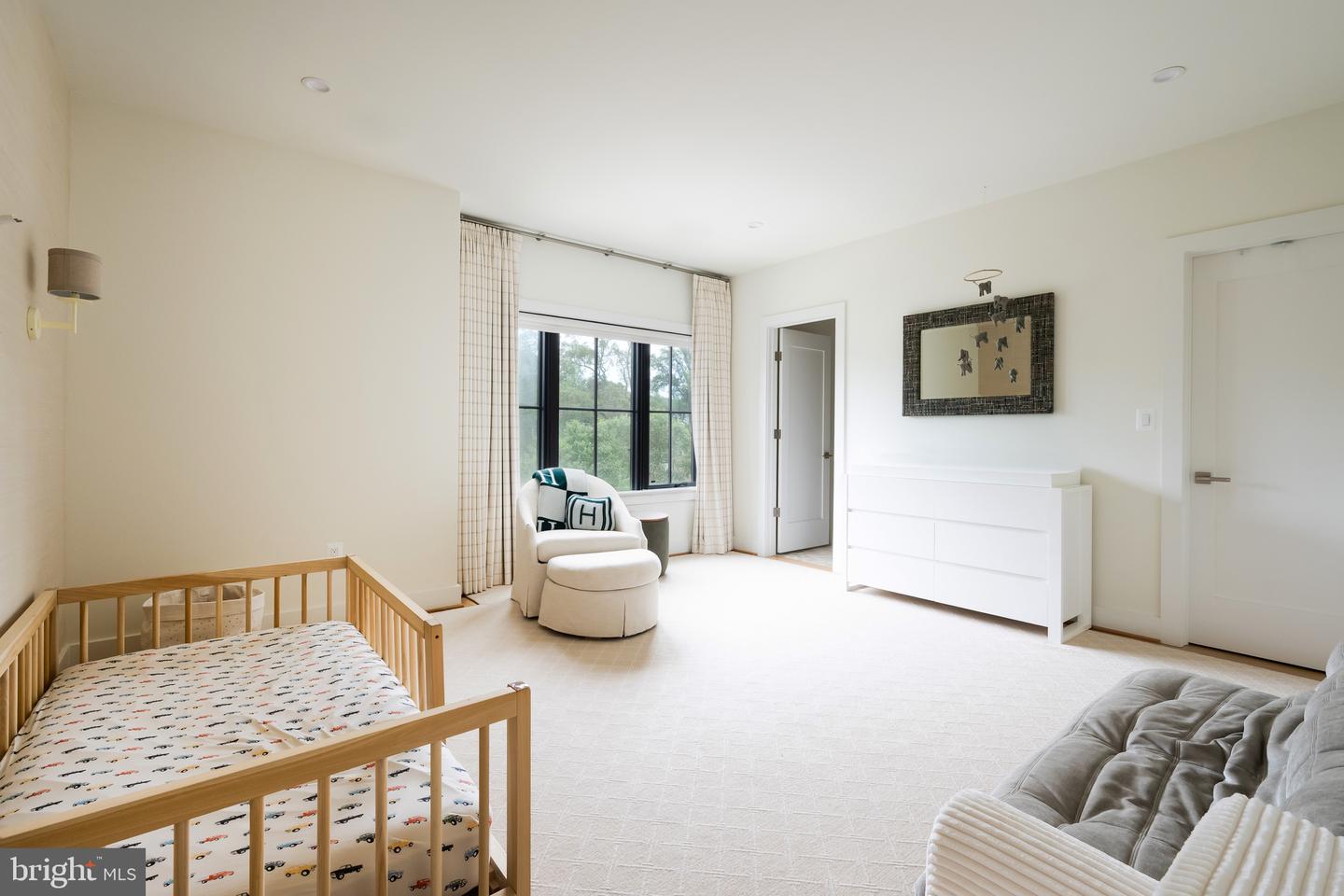 4283 38TH ST N, ARLINGTON, Virginia 22207, 6 Bedrooms Bedrooms, ,6 BathroomsBathrooms,Residential,For sale,4283 38TH ST N,VAAR2067730 MLS # VAAR2067730