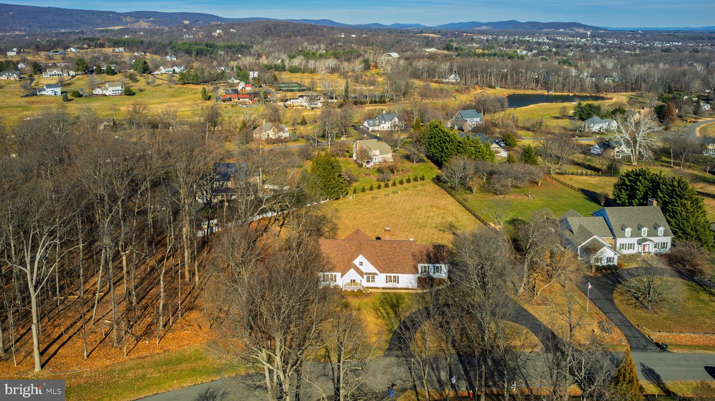 35405 CARNOUSTIE CIR, ROUND HILL, Virginia 20141, 4 Bedrooms Bedrooms, ,4 BathroomsBathrooms,Residential,For sale,35405 CARNOUSTIE CIR,VALO2113942 MLS # VALO2113942