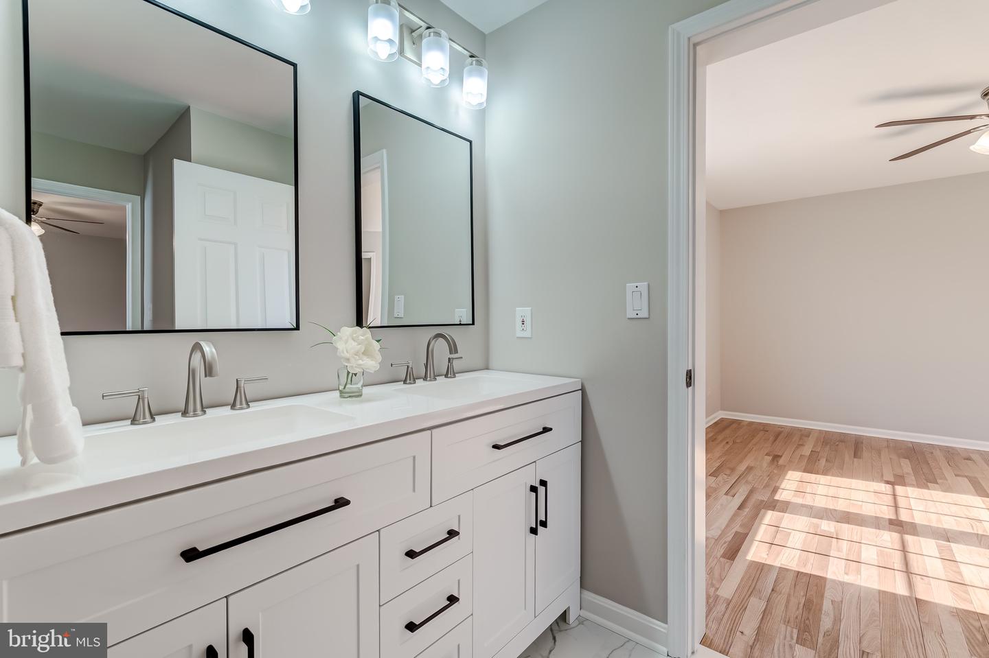 35405 CARNOUSTIE CIR, ROUND HILL, Virginia 20141, 4 Bedrooms Bedrooms, ,4 BathroomsBathrooms,Residential,For sale,35405 CARNOUSTIE CIR,VALO2113942 MLS # VALO2113942