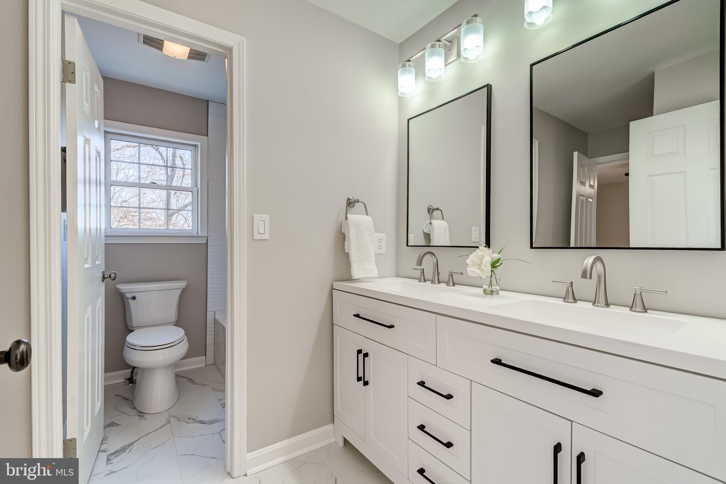 35405 CARNOUSTIE CIR, ROUND HILL, Virginia 20141, 4 Bedrooms Bedrooms, ,4 BathroomsBathrooms,Residential,For sale,35405 CARNOUSTIE CIR,VALO2113942 MLS # VALO2113942