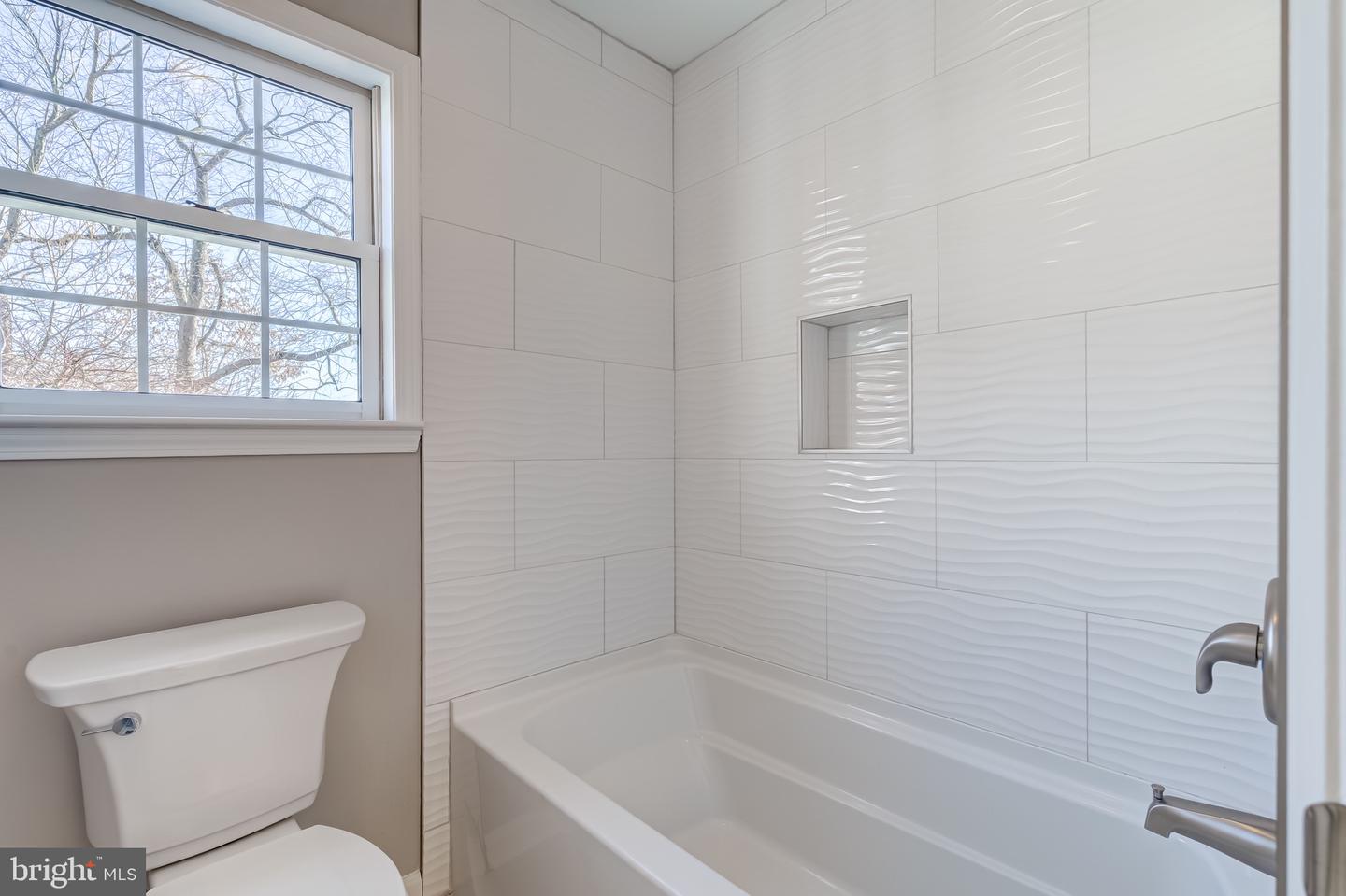 35405 CARNOUSTIE CIR, ROUND HILL, Virginia 20141, 4 Bedrooms Bedrooms, ,4 BathroomsBathrooms,Residential,For sale,35405 CARNOUSTIE CIR,VALO2113942 MLS # VALO2113942