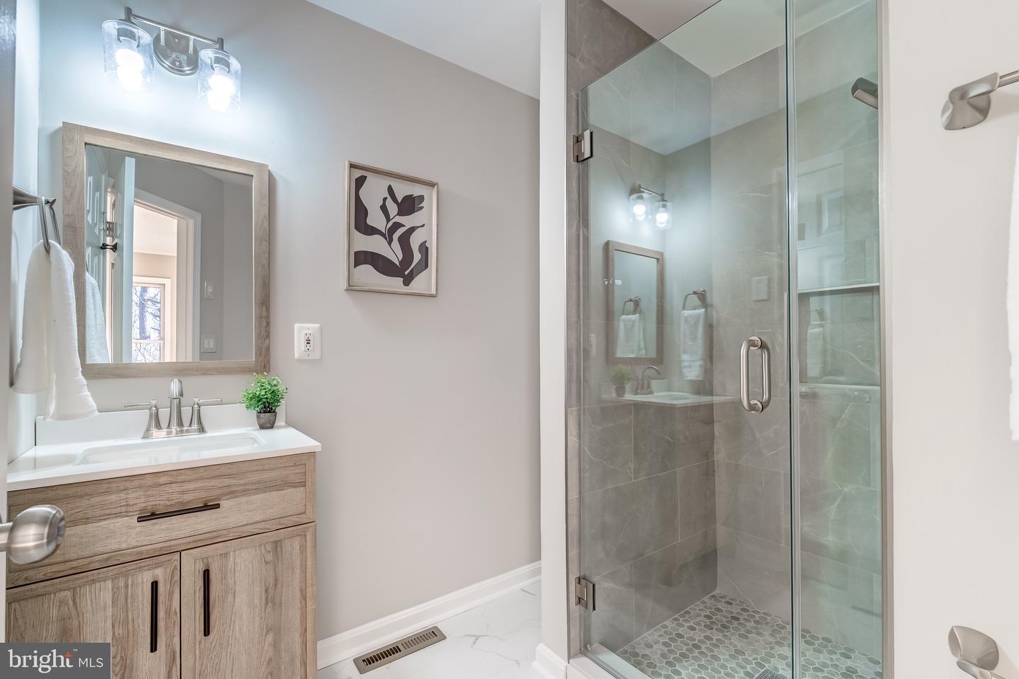 35405 CARNOUSTIE CIR, ROUND HILL, Virginia 20141, 4 Bedrooms Bedrooms, ,4 BathroomsBathrooms,Residential,For sale,35405 CARNOUSTIE CIR,VALO2113942 MLS # VALO2113942