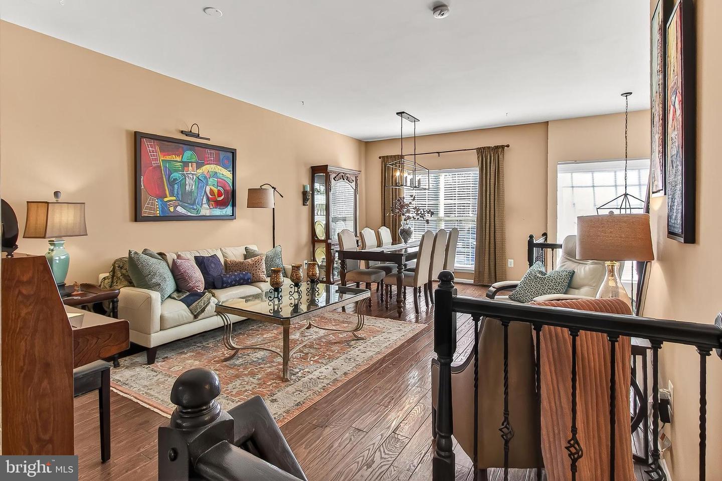 8445 CARMELA CIR, SPRINGFIELD, Virginia 22153, 3 Bedrooms Bedrooms, ,3 BathroomsBathrooms,Residential,For sale,8445 CARMELA CIR,VAFX2285780 MLS # VAFX2285780