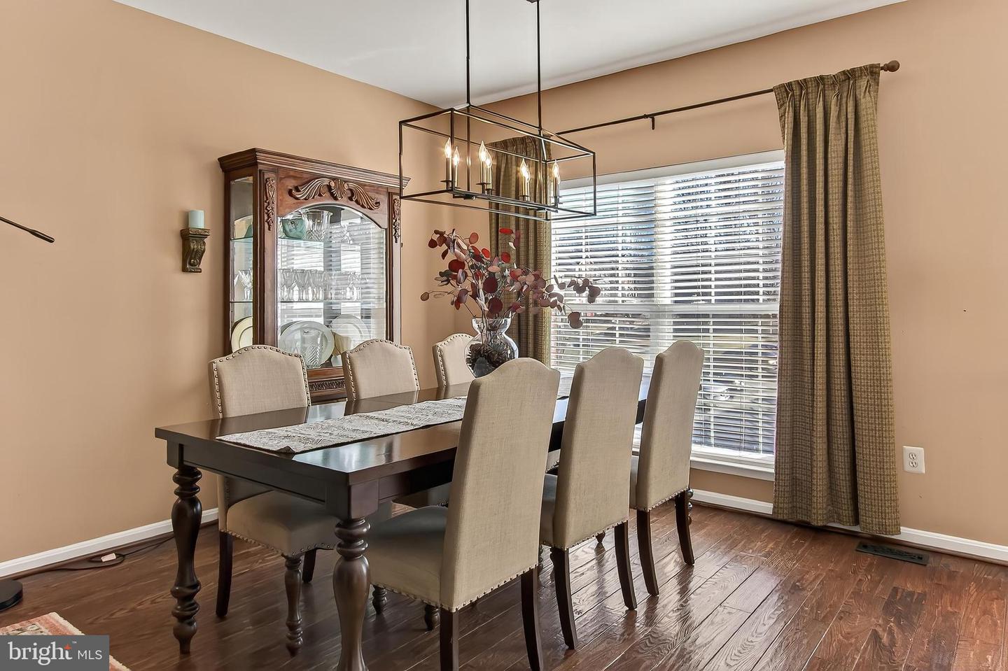 8445 CARMELA CIR, SPRINGFIELD, Virginia 22153, 3 Bedrooms Bedrooms, ,3 BathroomsBathrooms,Residential,For sale,8445 CARMELA CIR,VAFX2285780 MLS # VAFX2285780