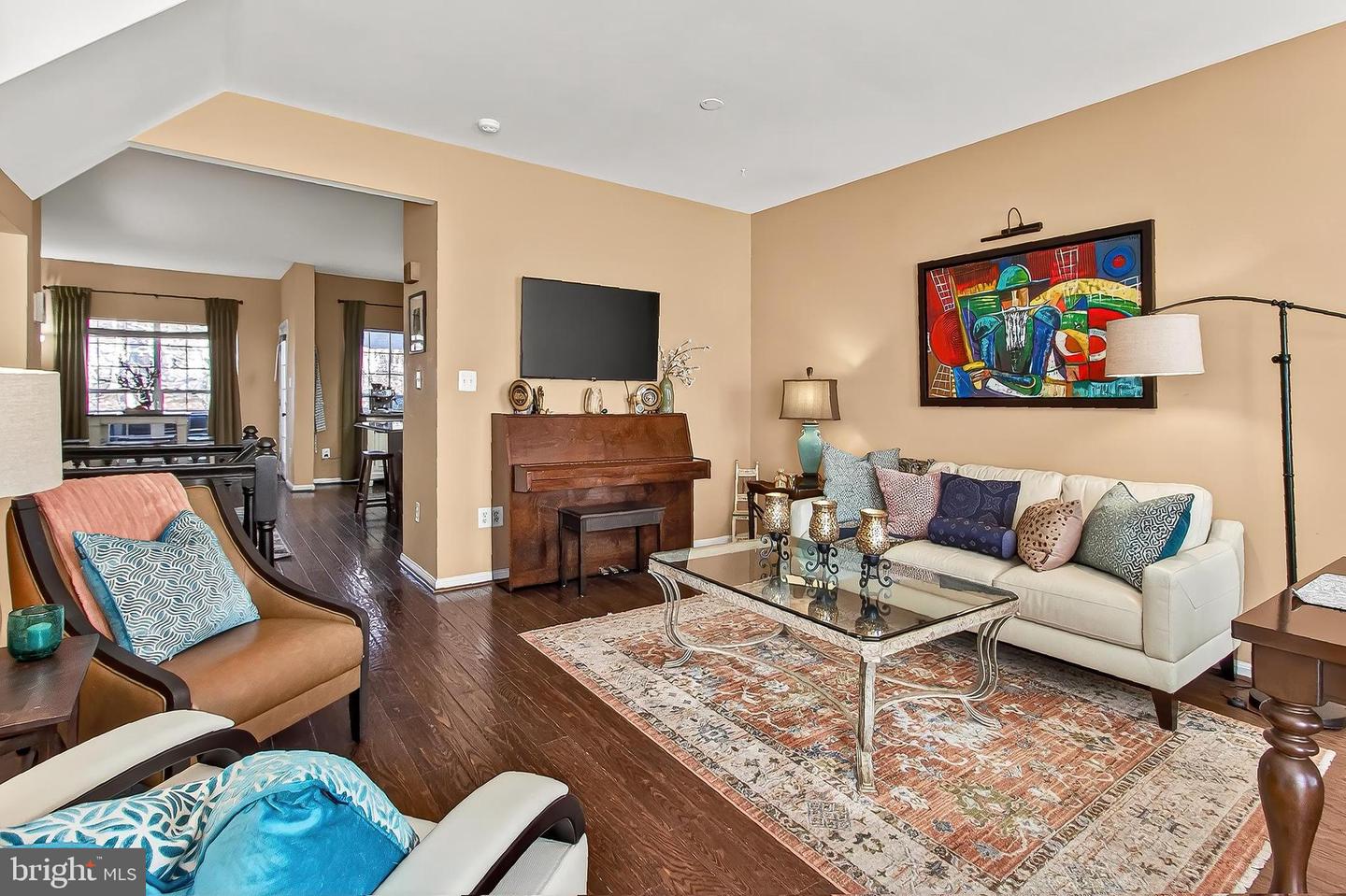 8445 CARMELA CIR, SPRINGFIELD, Virginia 22153, 3 Bedrooms Bedrooms, ,3 BathroomsBathrooms,Residential,For sale,8445 CARMELA CIR,VAFX2285780 MLS # VAFX2285780