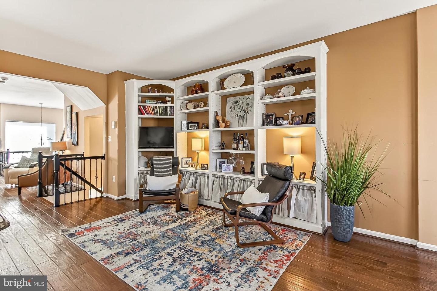 8445 CARMELA CIR, SPRINGFIELD, Virginia 22153, 3 Bedrooms Bedrooms, ,3 BathroomsBathrooms,Residential,For sale,8445 CARMELA CIR,VAFX2285780 MLS # VAFX2285780