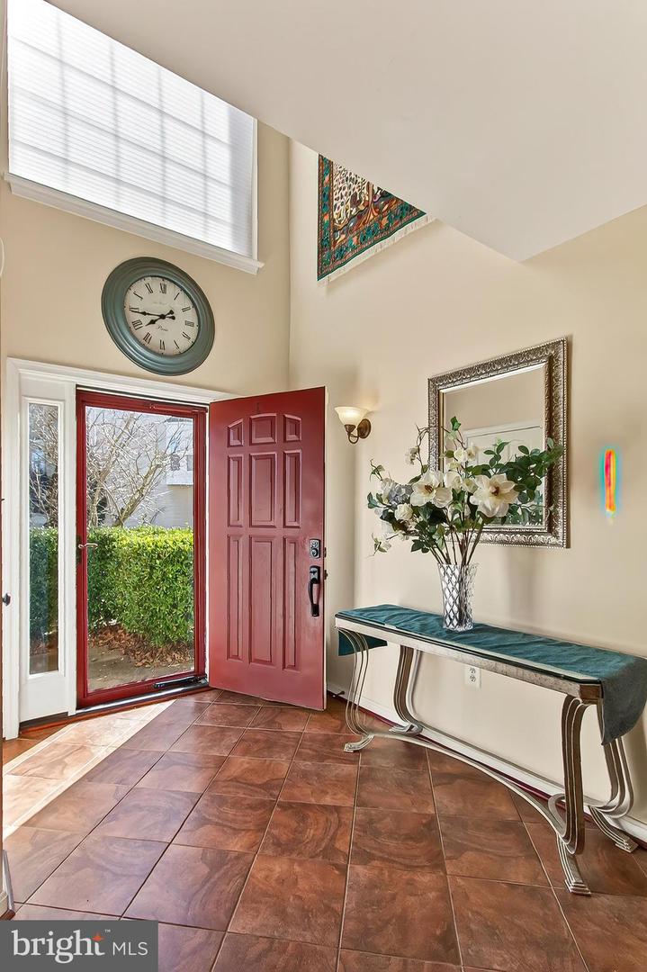 8445 CARMELA CIR, SPRINGFIELD, Virginia 22153, 3 Bedrooms Bedrooms, ,3 BathroomsBathrooms,Residential,For sale,8445 CARMELA CIR,VAFX2285780 MLS # VAFX2285780