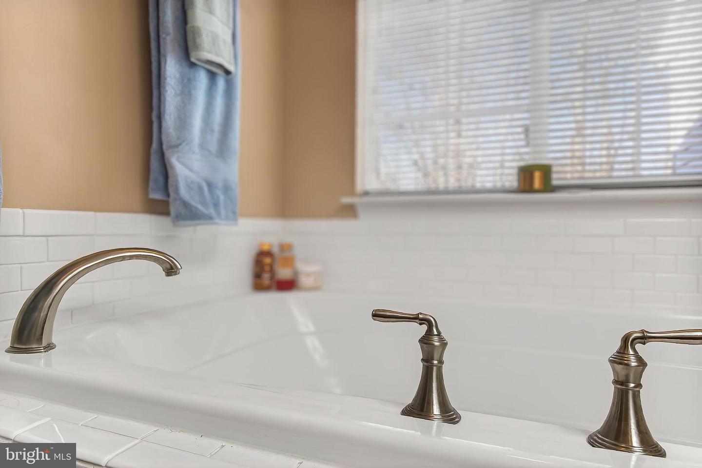 8445 CARMELA CIR, SPRINGFIELD, Virginia 22153, 3 Bedrooms Bedrooms, ,3 BathroomsBathrooms,Residential,For sale,8445 CARMELA CIR,VAFX2285780 MLS # VAFX2285780