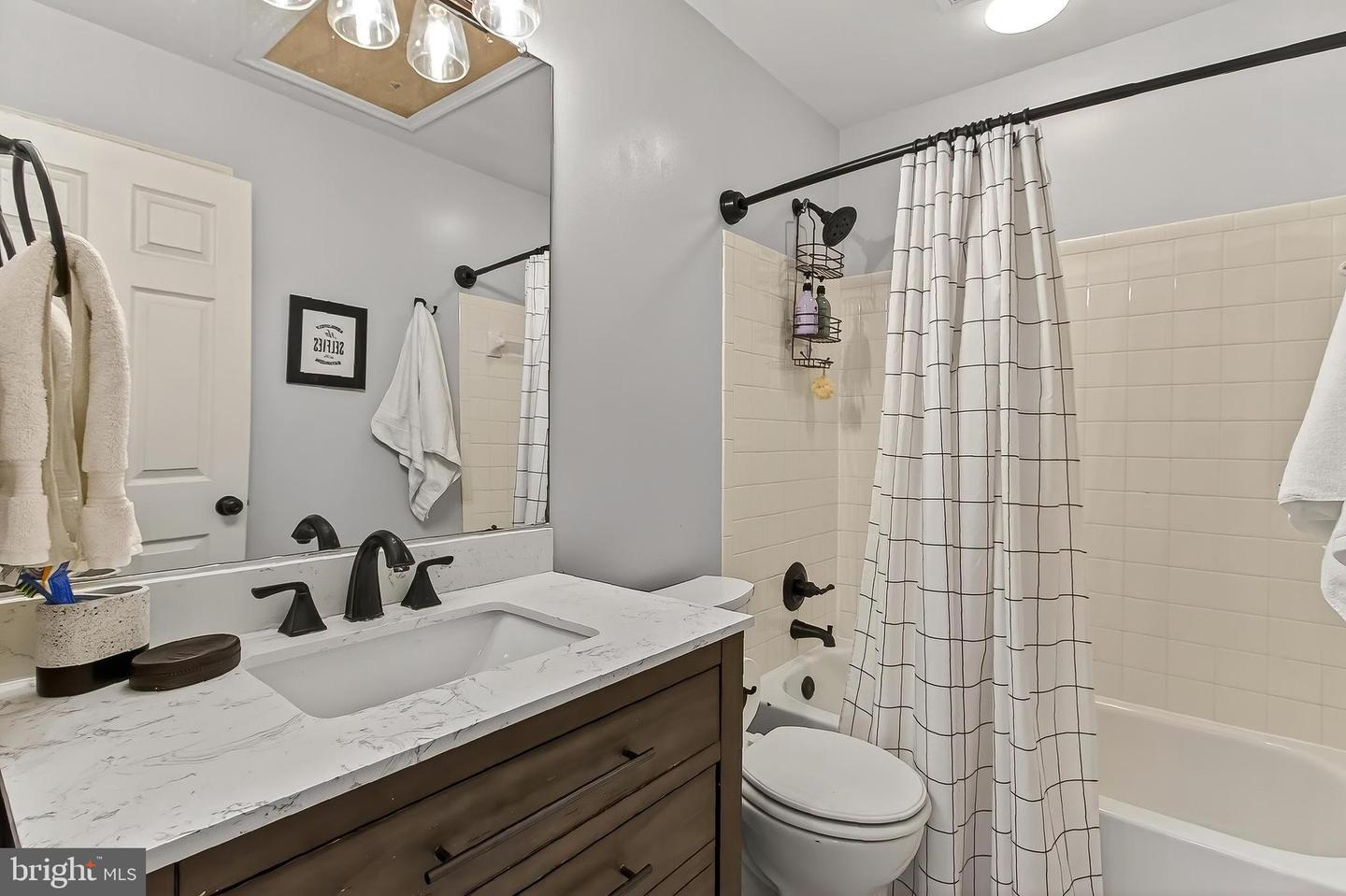 8445 CARMELA CIR, SPRINGFIELD, Virginia 22153, 3 Bedrooms Bedrooms, ,3 BathroomsBathrooms,Residential,For sale,8445 CARMELA CIR,VAFX2285780 MLS # VAFX2285780