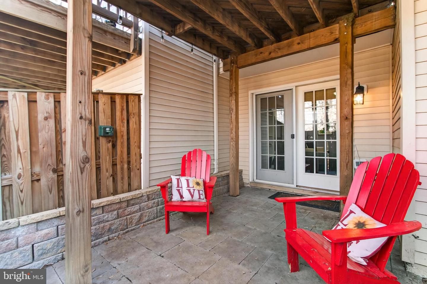 8445 CARMELA CIR, SPRINGFIELD, Virginia 22153, 3 Bedrooms Bedrooms, ,3 BathroomsBathrooms,Residential,For sale,8445 CARMELA CIR,VAFX2285780 MLS # VAFX2285780