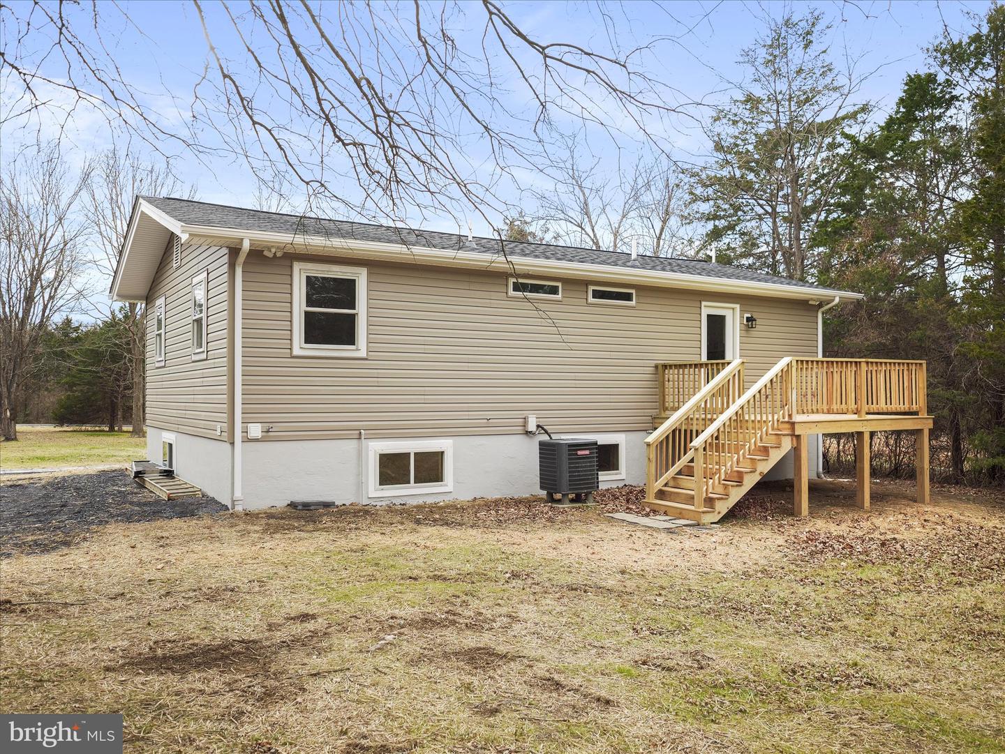 75 SOUTHERN DR, STRASBURG, Virginia 22657, 2 Bedrooms Bedrooms, 7 Rooms Rooms,2 BathroomsBathrooms,Residential,For sale,75 SOUTHERN DR,VAWR2013126 MLS # VAWR2013126