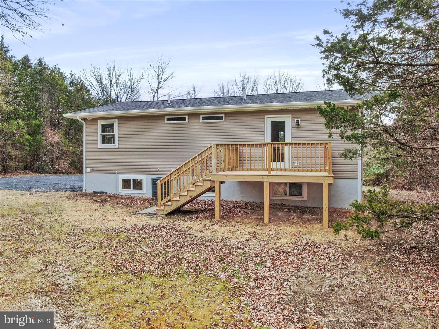 75 SOUTHERN DR, STRASBURG, Virginia 22657, 2 Bedrooms Bedrooms, 7 Rooms Rooms,2 BathroomsBathrooms,Residential,For sale,75 SOUTHERN DR,VAWR2013126 MLS # VAWR2013126