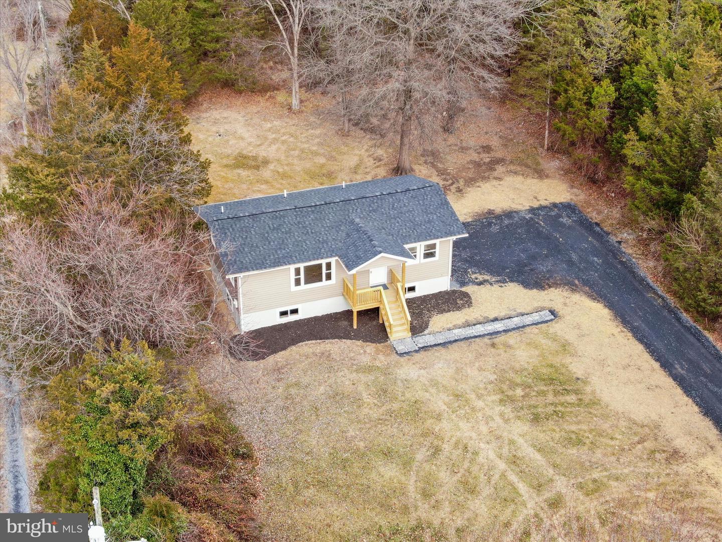 75 SOUTHERN DR, STRASBURG, Virginia 22657, 2 Bedrooms Bedrooms, 7 Rooms Rooms,2 BathroomsBathrooms,Residential,For sale,75 SOUTHERN DR,VAWR2013126 MLS # VAWR2013126