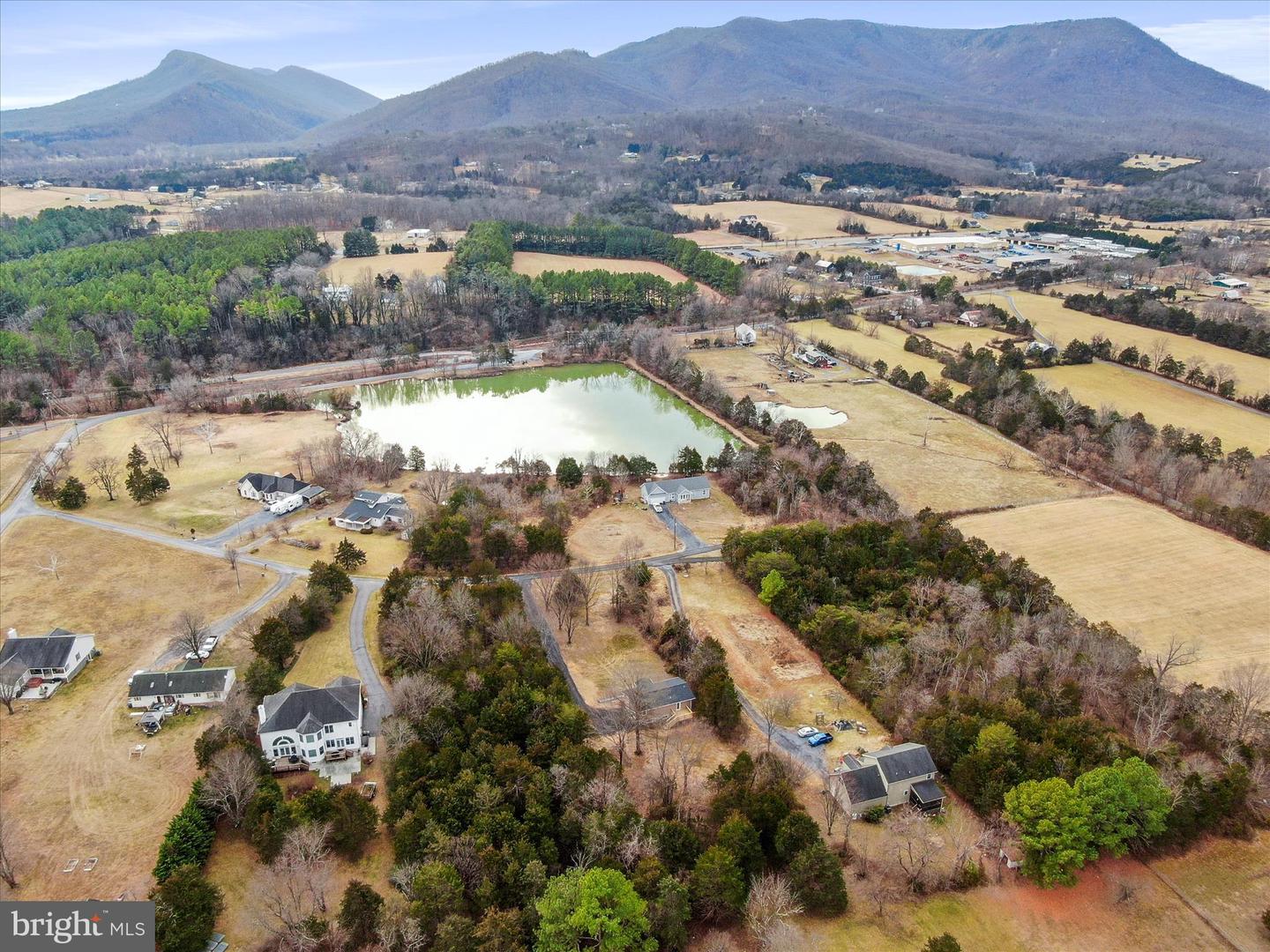 75 SOUTHERN DR, STRASBURG, Virginia 22657, 2 Bedrooms Bedrooms, 7 Rooms Rooms,2 BathroomsBathrooms,Residential,For sale,75 SOUTHERN DR,VAWR2013126 MLS # VAWR2013126