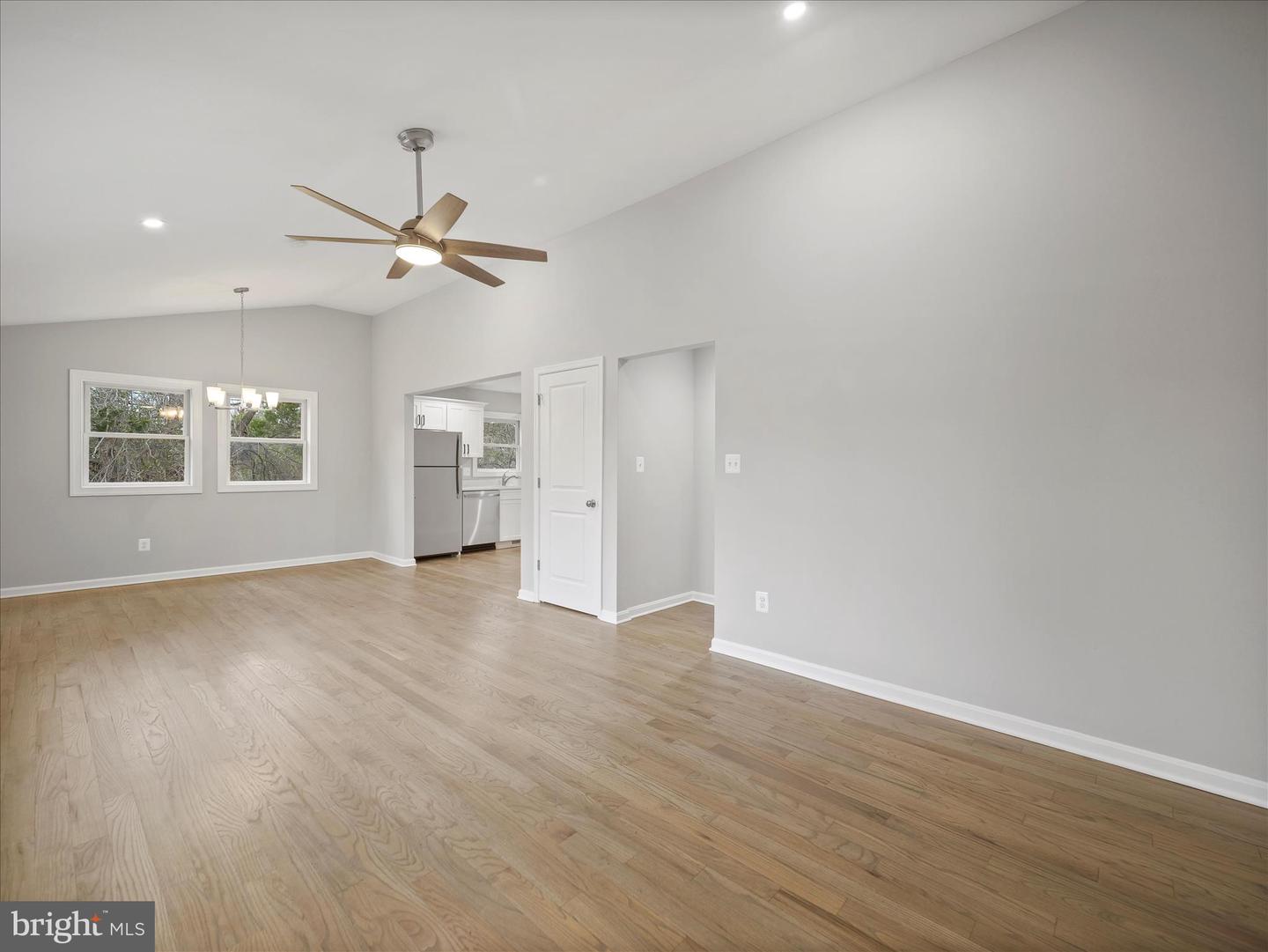 75 SOUTHERN DR, STRASBURG, Virginia 22657, 2 Bedrooms Bedrooms, 7 Rooms Rooms,2 BathroomsBathrooms,Residential,For sale,75 SOUTHERN DR,VAWR2013126 MLS # VAWR2013126