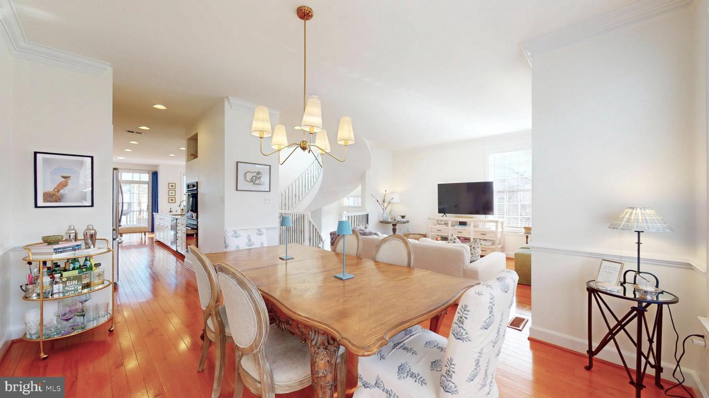 160 HERNDON MILL CIR, HERNDON, Virginia 20170, 3 Bedrooms Bedrooms, 7 Rooms Rooms,3 BathroomsBathrooms,Residential,For sale,160 HERNDON MILL CIR,VAFX2285862 MLS # VAFX2285862