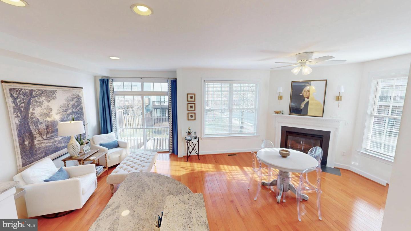 160 HERNDON MILL CIR, HERNDON, Virginia 20170, 3 Bedrooms Bedrooms, 7 Rooms Rooms,3 BathroomsBathrooms,Residential,For sale,160 HERNDON MILL CIR,VAFX2285862 MLS # VAFX2285862