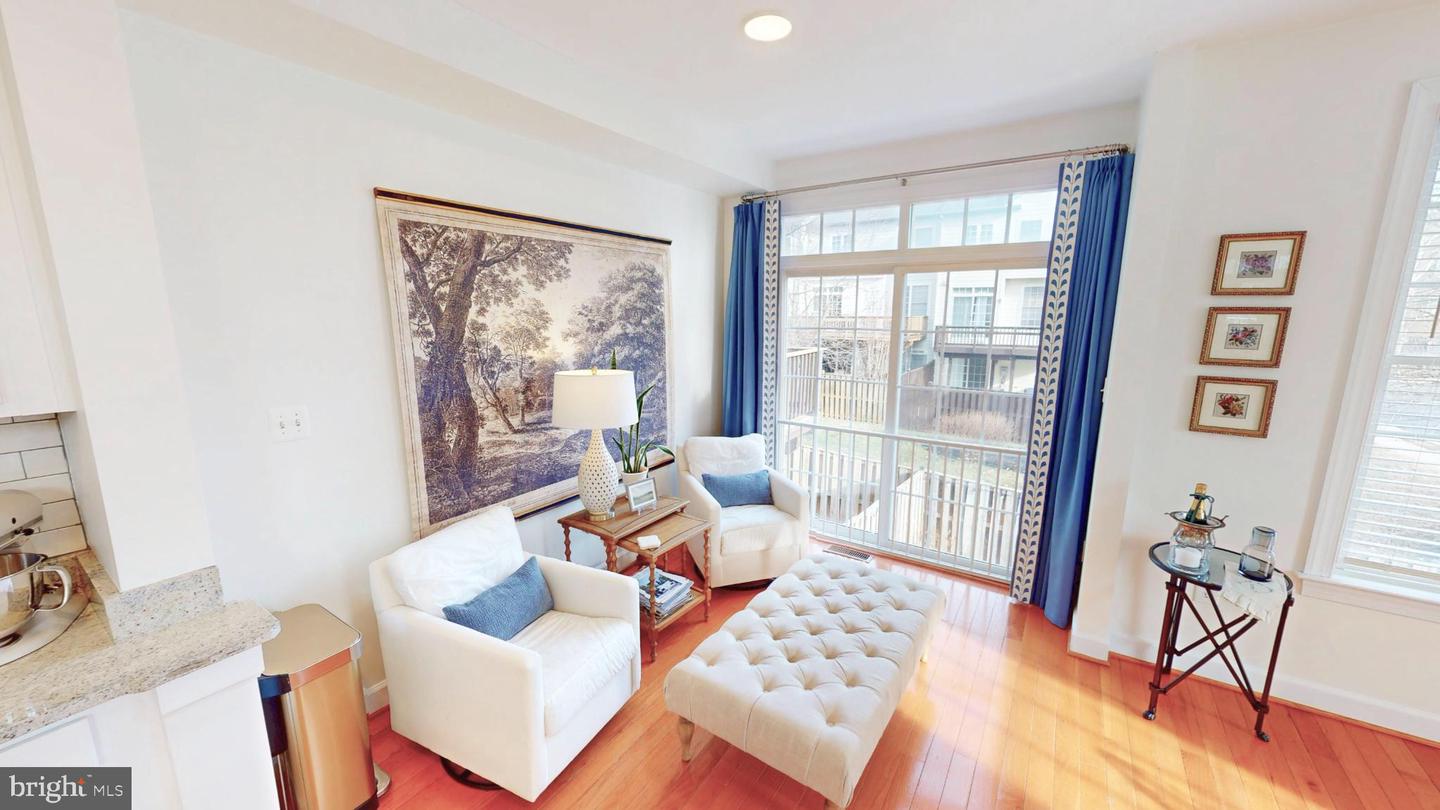 160 HERNDON MILL CIR, HERNDON, Virginia 20170, 3 Bedrooms Bedrooms, 7 Rooms Rooms,3 BathroomsBathrooms,Residential,For sale,160 HERNDON MILL CIR,VAFX2285862 MLS # VAFX2285862