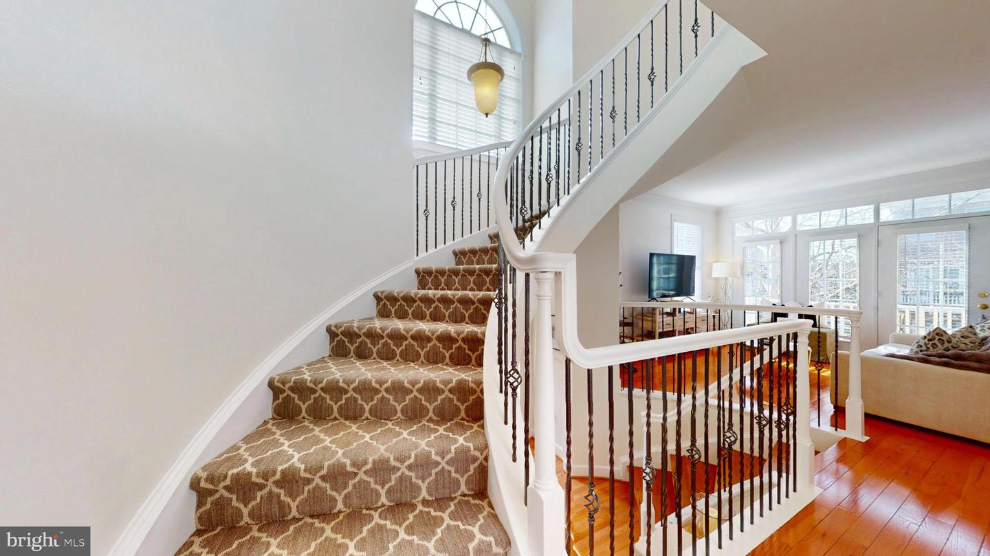 160 HERNDON MILL CIR, HERNDON, Virginia 20170, 3 Bedrooms Bedrooms, 7 Rooms Rooms,3 BathroomsBathrooms,Residential,For sale,160 HERNDON MILL CIR,VAFX2285862 MLS # VAFX2285862