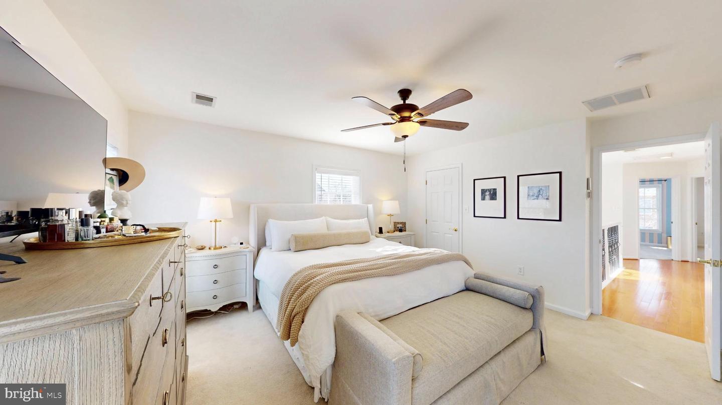 160 HERNDON MILL CIR, HERNDON, Virginia 20170, 3 Bedrooms Bedrooms, 7 Rooms Rooms,3 BathroomsBathrooms,Residential,For sale,160 HERNDON MILL CIR,VAFX2285862 MLS # VAFX2285862