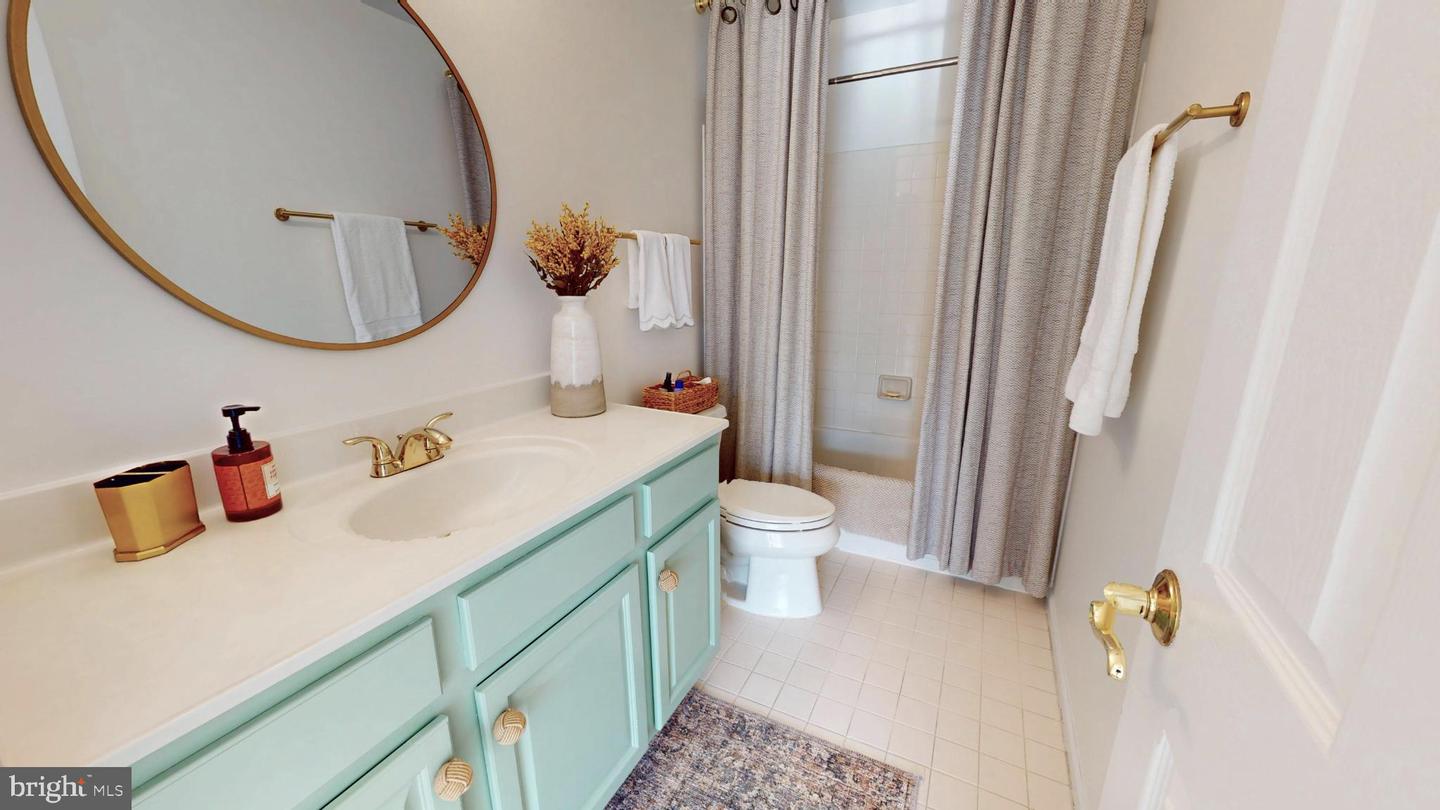 160 HERNDON MILL CIR, HERNDON, Virginia 20170, 3 Bedrooms Bedrooms, 7 Rooms Rooms,3 BathroomsBathrooms,Residential,For sale,160 HERNDON MILL CIR,VAFX2285862 MLS # VAFX2285862