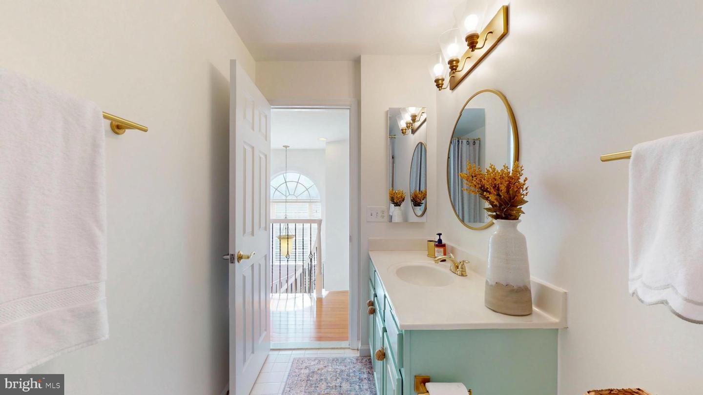 160 HERNDON MILL CIR, HERNDON, Virginia 20170, 3 Bedrooms Bedrooms, 7 Rooms Rooms,3 BathroomsBathrooms,Residential,For sale,160 HERNDON MILL CIR,VAFX2285862 MLS # VAFX2285862