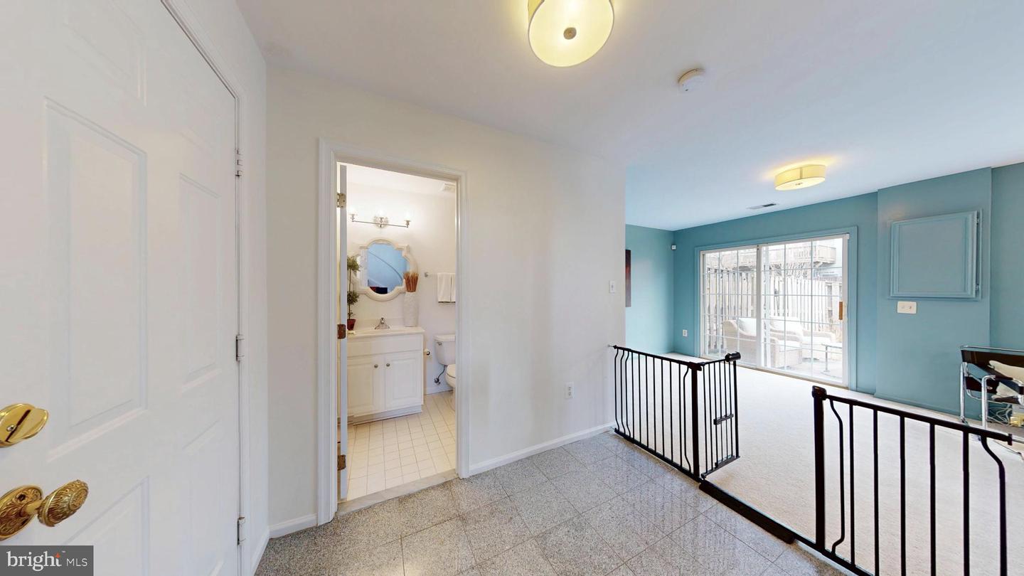 160 HERNDON MILL CIR, HERNDON, Virginia 20170, 3 Bedrooms Bedrooms, 7 Rooms Rooms,3 BathroomsBathrooms,Residential,For sale,160 HERNDON MILL CIR,VAFX2285862 MLS # VAFX2285862