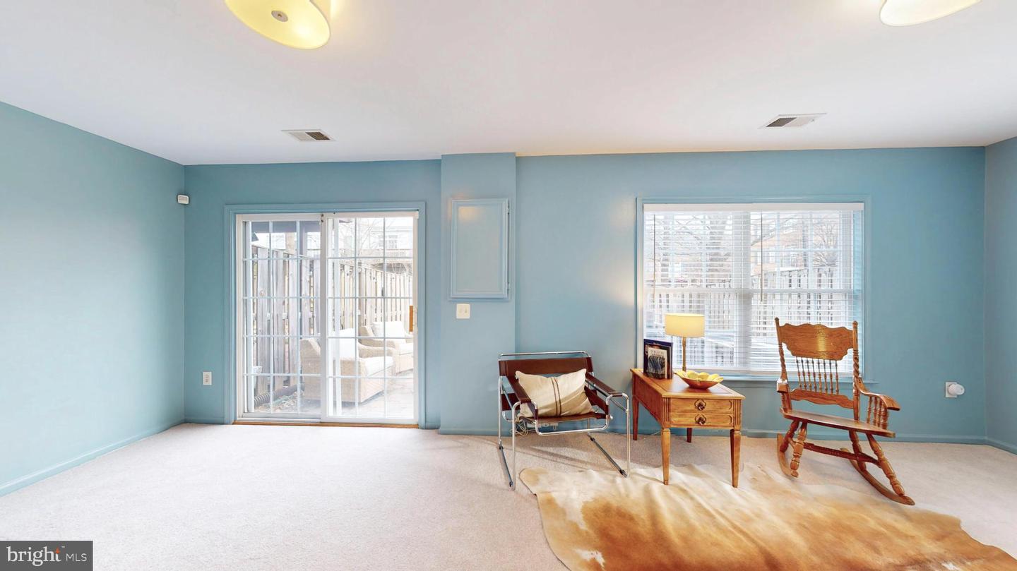 160 HERNDON MILL CIR, HERNDON, Virginia 20170, 3 Bedrooms Bedrooms, 7 Rooms Rooms,3 BathroomsBathrooms,Residential,For sale,160 HERNDON MILL CIR,VAFX2285862 MLS # VAFX2285862