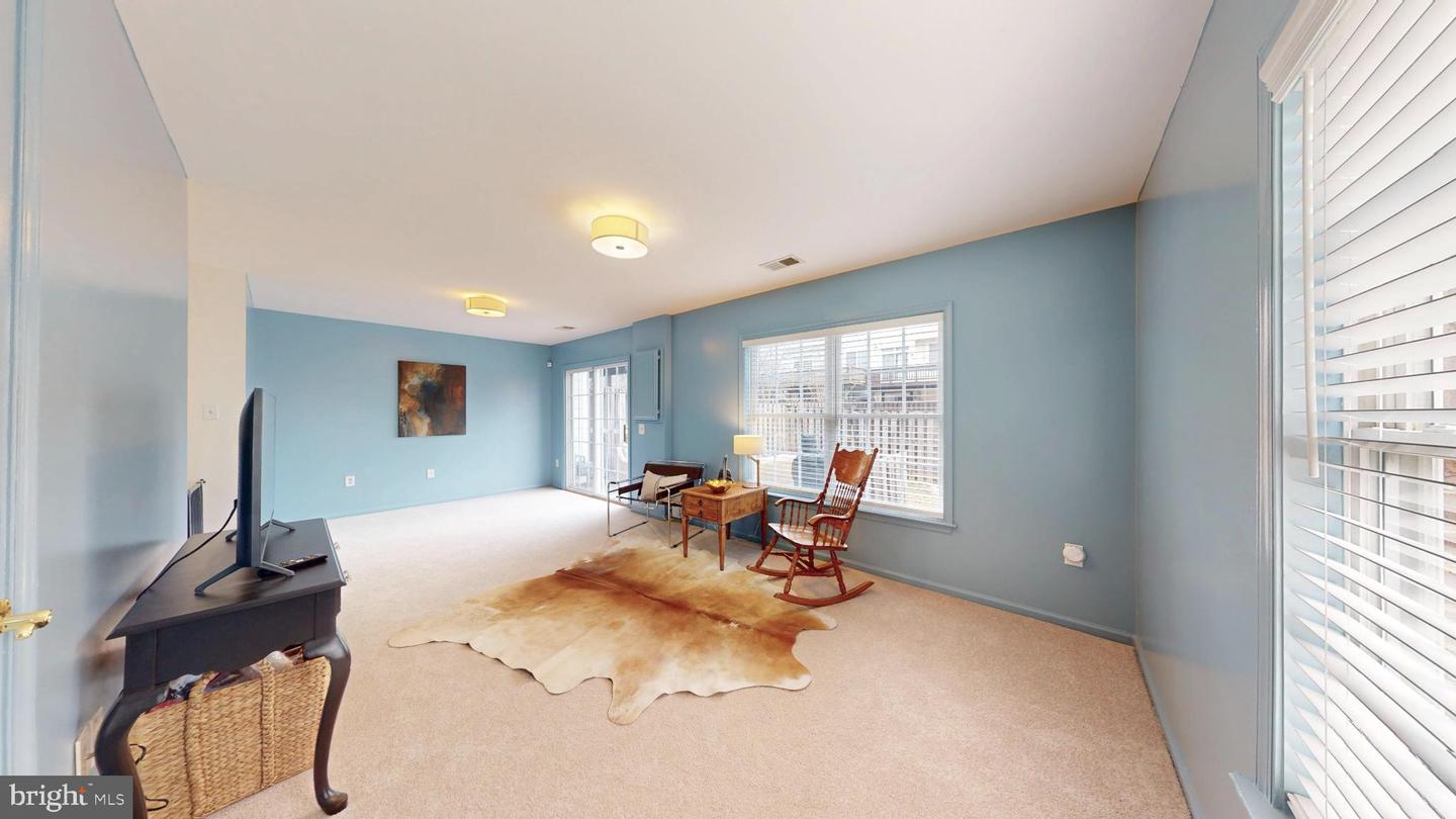 160 HERNDON MILL CIR, HERNDON, Virginia 20170, 3 Bedrooms Bedrooms, 7 Rooms Rooms,3 BathroomsBathrooms,Residential,For sale,160 HERNDON MILL CIR,VAFX2285862 MLS # VAFX2285862