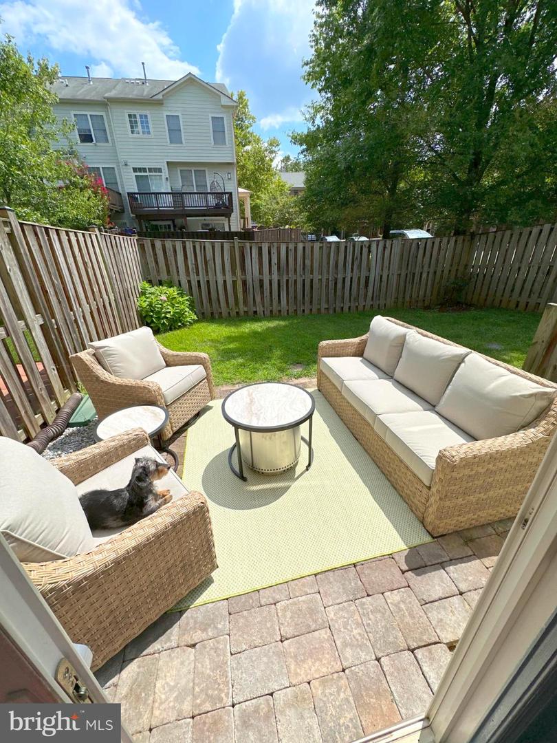 160 HERNDON MILL CIR, HERNDON, Virginia 20170, 3 Bedrooms Bedrooms, 7 Rooms Rooms,3 BathroomsBathrooms,Residential,For sale,160 HERNDON MILL CIR,VAFX2285862 MLS # VAFX2285862