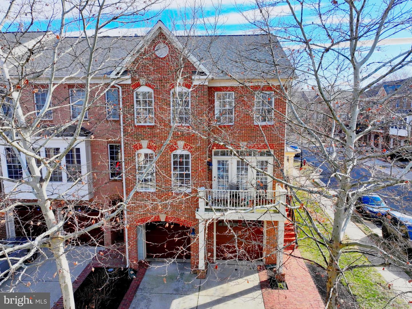 160 HERNDON MILL CIR, HERNDON, Virginia 20170, 3 Bedrooms Bedrooms, 7 Rooms Rooms,3 BathroomsBathrooms,Residential,For sale,160 HERNDON MILL CIR,VAFX2285862 MLS # VAFX2285862