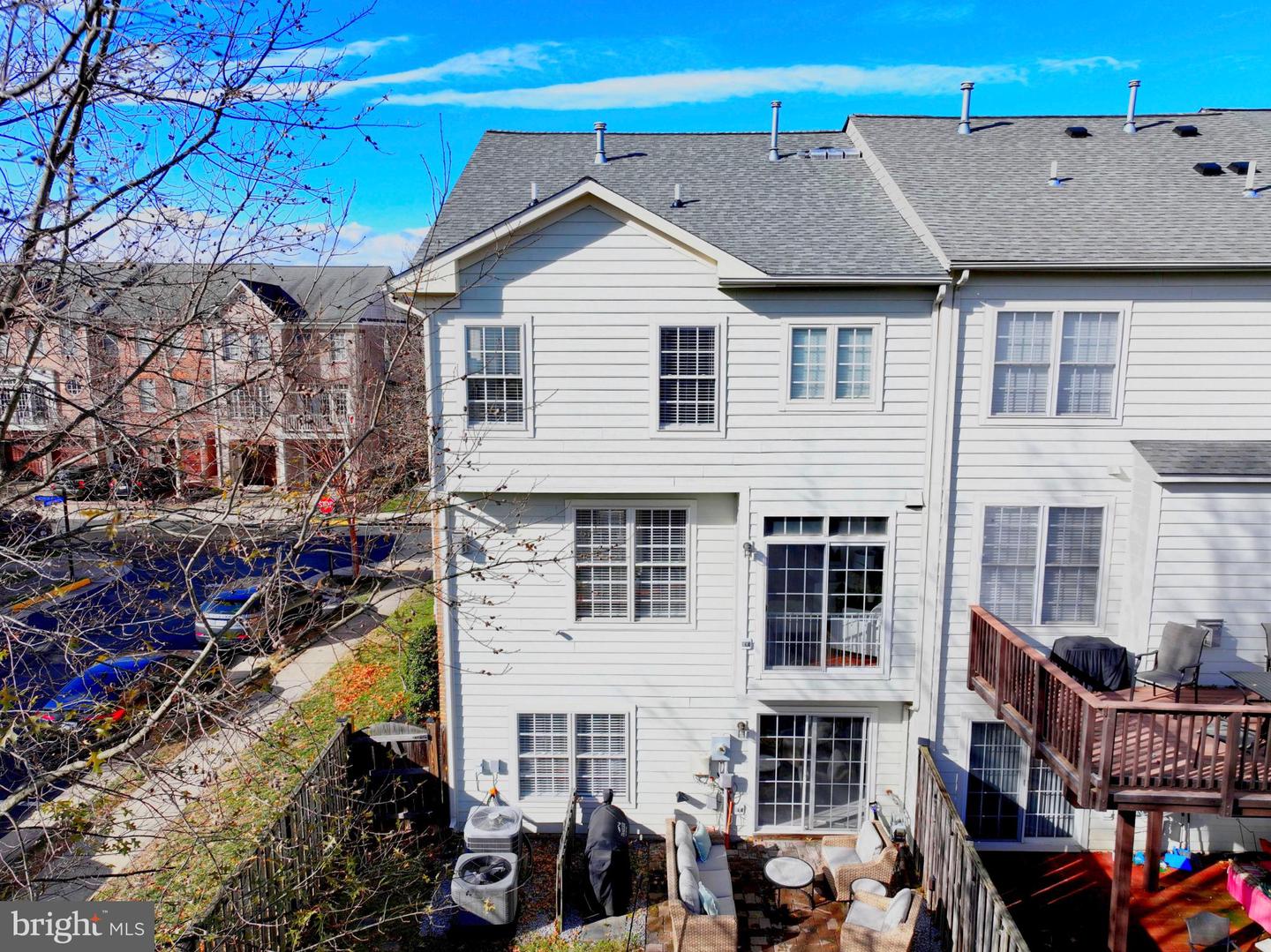 160 HERNDON MILL CIR, HERNDON, Virginia 20170, 3 Bedrooms Bedrooms, 7 Rooms Rooms,3 BathroomsBathrooms,Residential,For sale,160 HERNDON MILL CIR,VAFX2285862 MLS # VAFX2285862