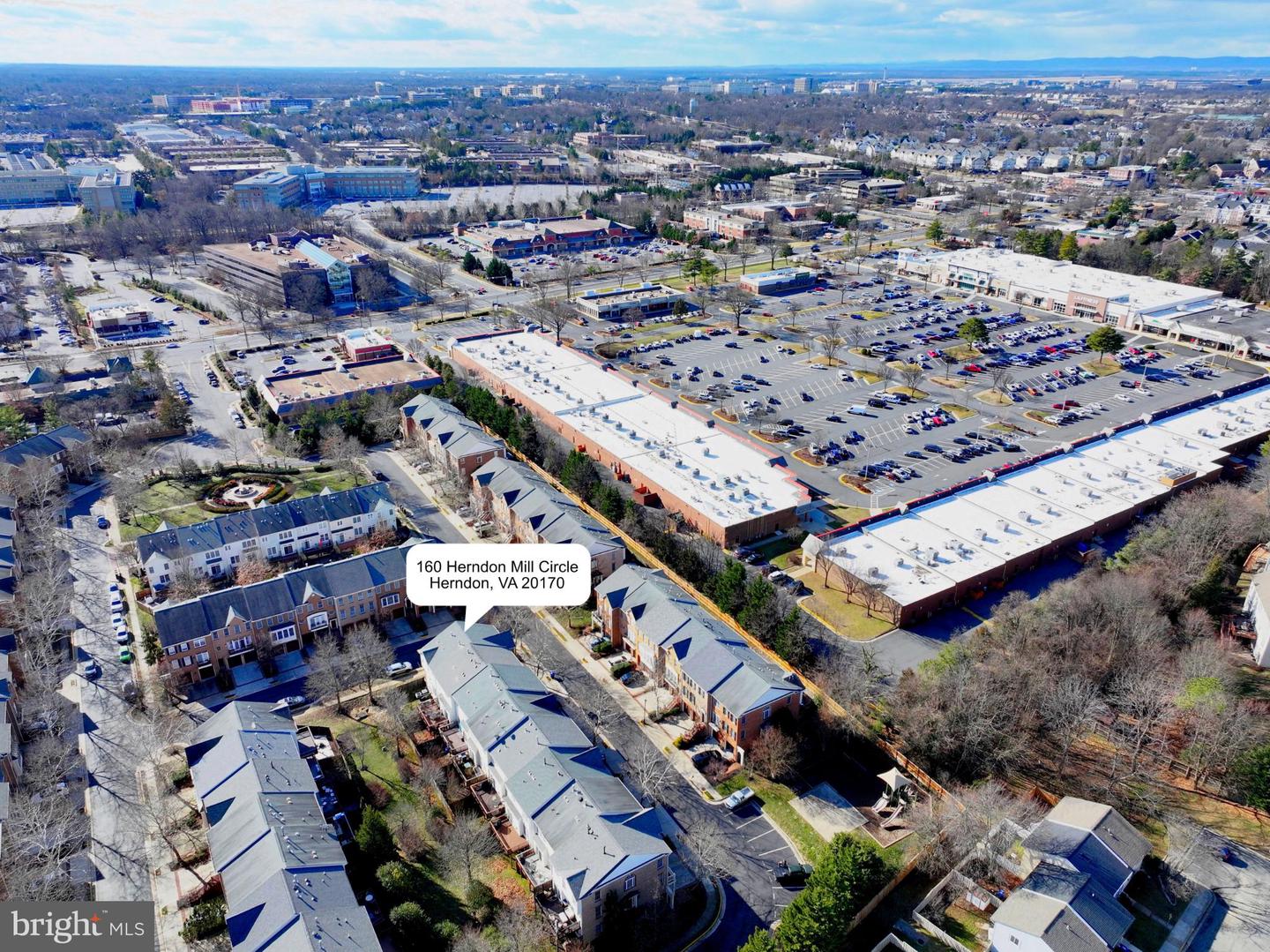 160 HERNDON MILL CIR, HERNDON, Virginia 20170, 3 Bedrooms Bedrooms, 7 Rooms Rooms,3 BathroomsBathrooms,Residential,For sale,160 HERNDON MILL CIR,VAFX2285862 MLS # VAFX2285862