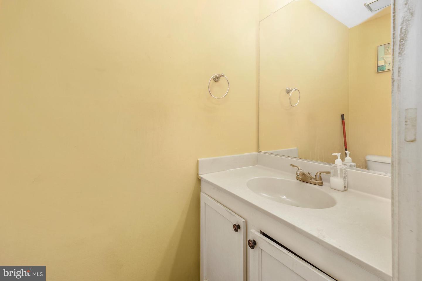 12289 GRANADA WAY, WOODBRIDGE, Virginia 22192, 2 Bedrooms Bedrooms, ,1 BathroomBathrooms,Residential,For sale,12289 GRANADA WAY,VAPW2110622 MLS # VAPW2110622