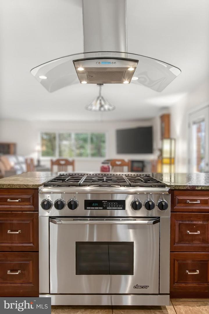 10016 RAEBURN CT, FAIRFAX, Virginia 22032, 4 Bedrooms Bedrooms, ,3 BathroomsBathrooms,Residential,For sale,10016 RAEBURN CT,VAFX2285946 MLS # VAFX2285946