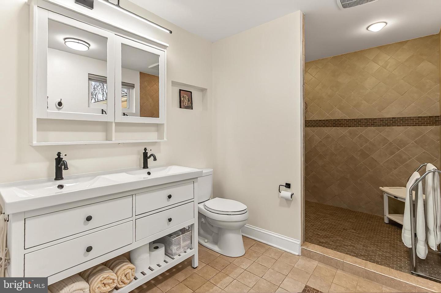 10016 RAEBURN CT, FAIRFAX, Virginia 22032, 4 Bedrooms Bedrooms, ,3 BathroomsBathrooms,Residential,For sale,10016 RAEBURN CT,VAFX2285946 MLS # VAFX2285946