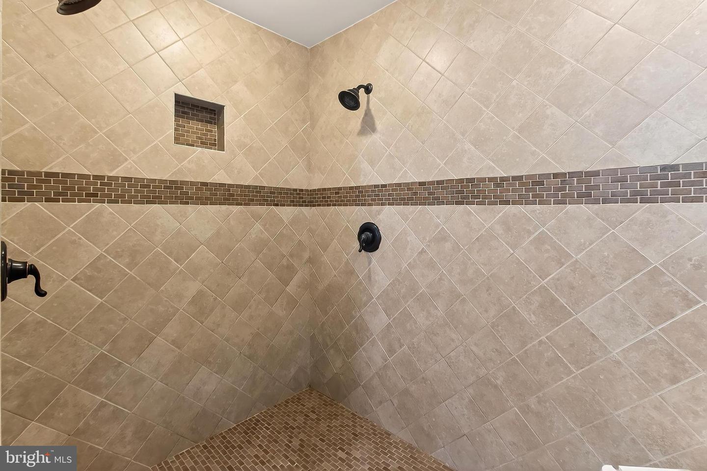 10016 RAEBURN CT, FAIRFAX, Virginia 22032, 4 Bedrooms Bedrooms, ,3 BathroomsBathrooms,Residential,For sale,10016 RAEBURN CT,VAFX2285946 MLS # VAFX2285946