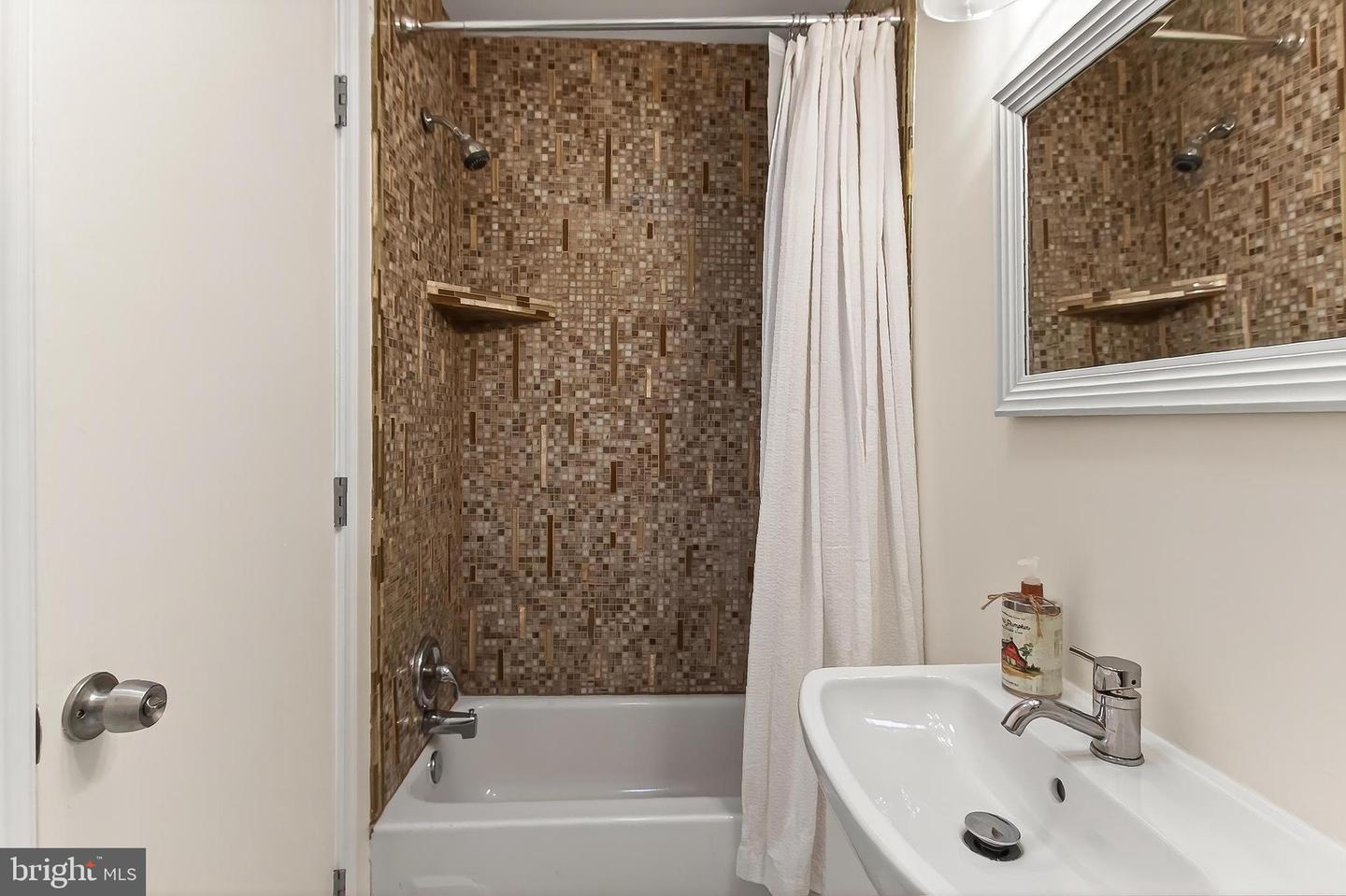 10016 RAEBURN CT, FAIRFAX, Virginia 22032, 4 Bedrooms Bedrooms, ,3 BathroomsBathrooms,Residential,For sale,10016 RAEBURN CT,VAFX2285946 MLS # VAFX2285946