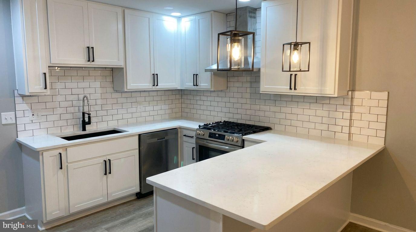 1657 PARKCREST CIR #100, RESTON, Virginia 20190, 2 Bedrooms Bedrooms, ,2 BathroomsBathrooms,Residential,For sale,1657 PARKCREST CIR #100,VAFX2285962 MLS # VAFX2285962