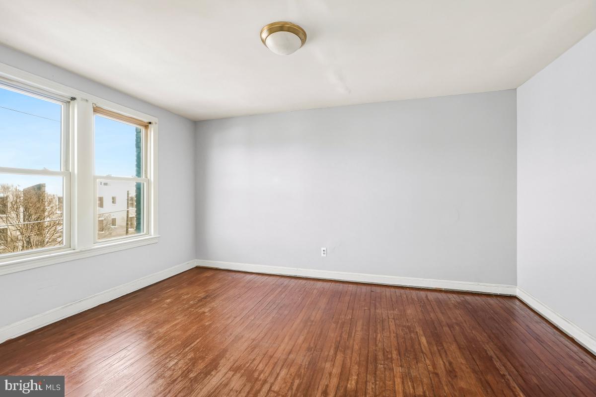 4408 1ST PL NE #21, WASHINGTON, District Of Columbia 20011, 1 Bedroom Bedrooms, 6 Rooms Rooms,1 BathroomBathrooms,Residential,For sale,4408 1ST PL NE #21,DCDC2241598 MLS # DCDC2241598