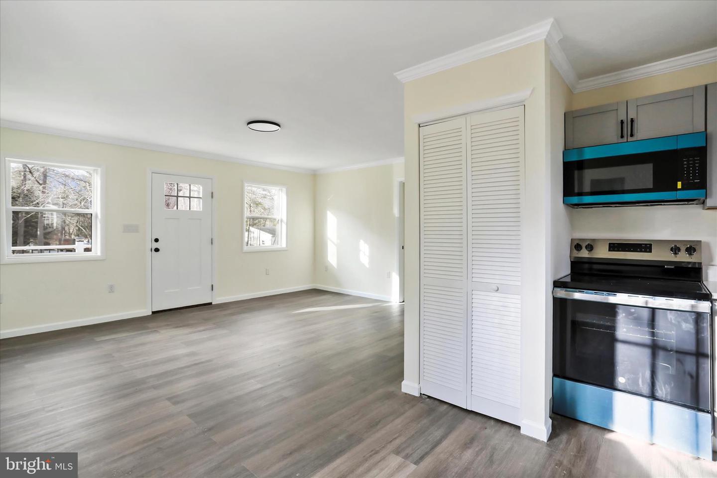 244 HICKORY RD, FRONT ROYAL, Virginia 22630, 2 Bedrooms Bedrooms, ,1 BathroomBathrooms,Residential,For sale,244 HICKORY RD,VAWR2013140 MLS # VAWR2013140